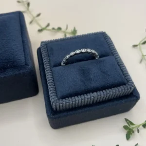 Jewel Velvet Square Ring Box in Onyx