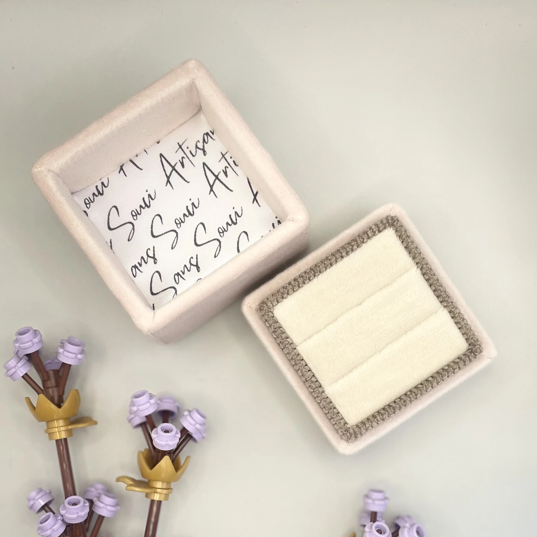 Ceremony Velvet Double Slot Square Ring Box - Image 2